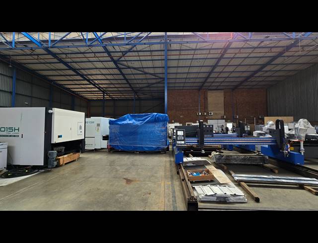 2,170M² WAREHOUSE TO LET IN SPARTAN